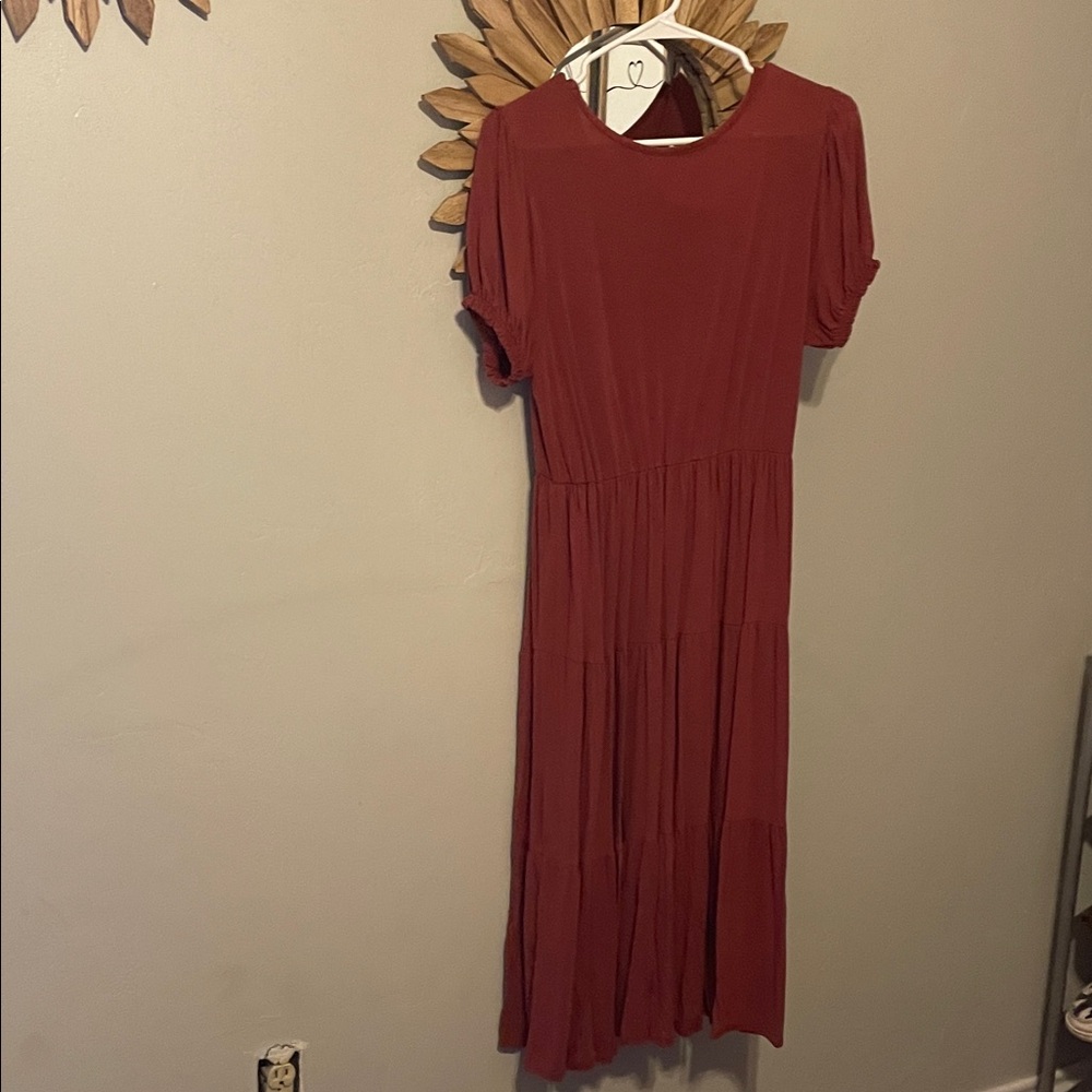 Chic Burgundy Midi Dress - Picture 6 of 6